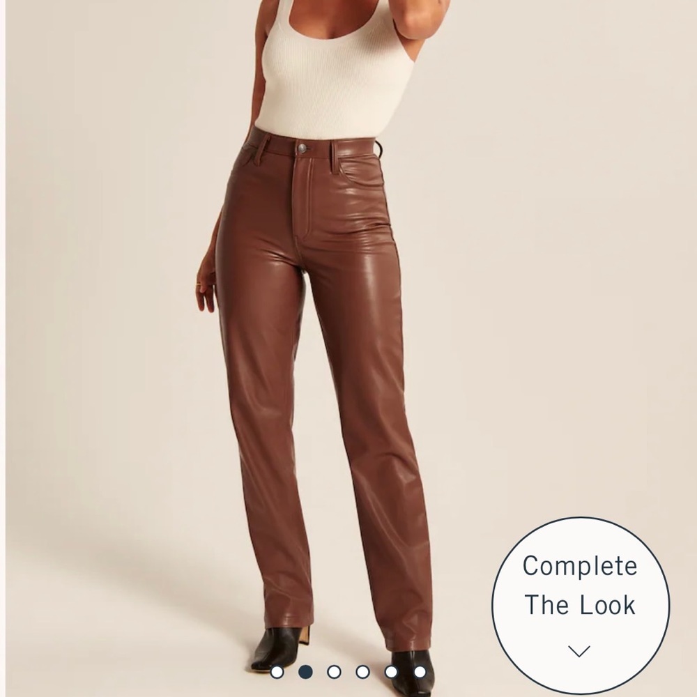 Abercrombie 90s Straight Vegan Leather Pants. Size 2/26